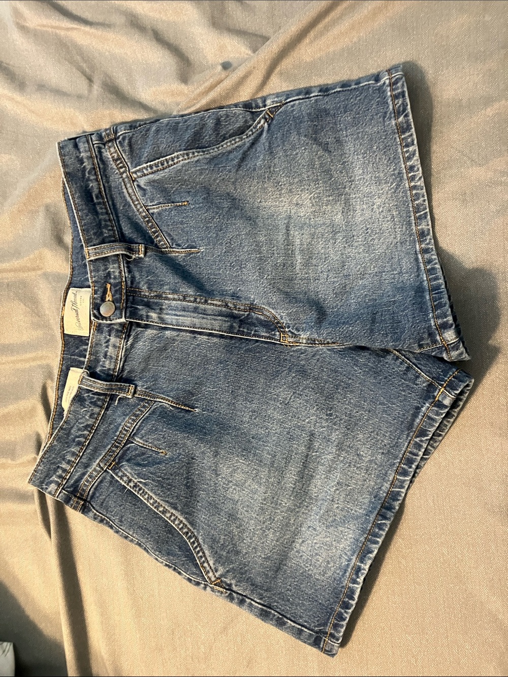 Universal Thread Women’s Light Blue High-Rise Denim Shorts